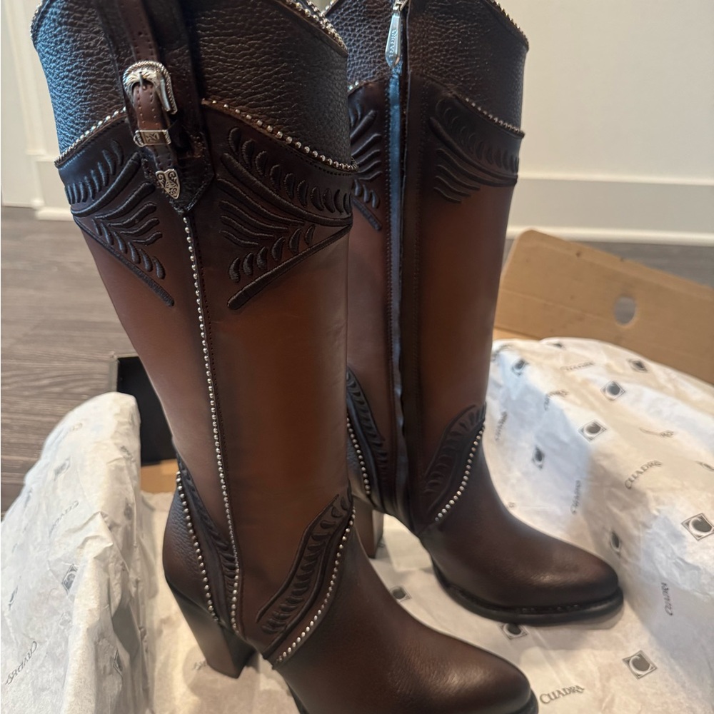*SOLD* Cuadra HONEY EMBROIDERED KNEE-HIGH BOOTS